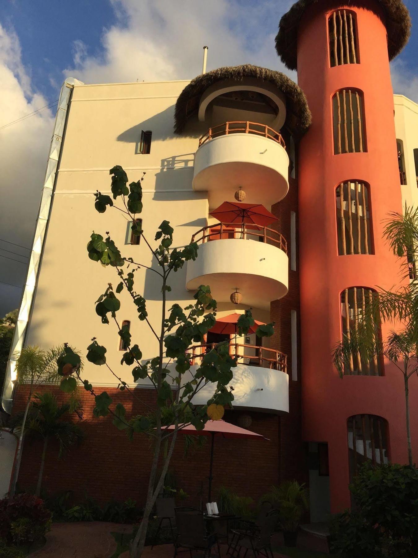 Hotel Y Suites Los Encantos Sayulita Zewnętrze zdjęcie